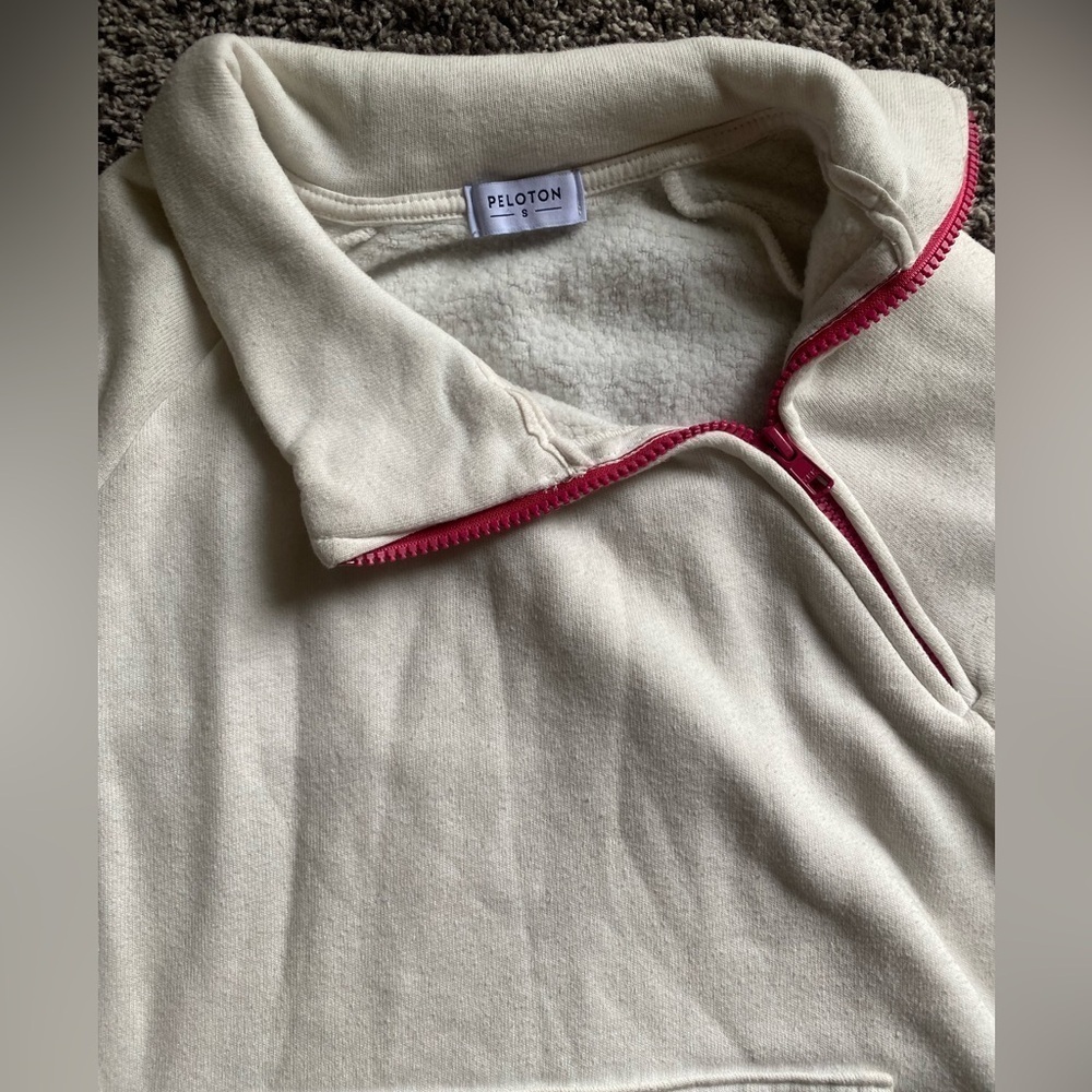Peloton Incline Zip pullover - Picture 4 of 4